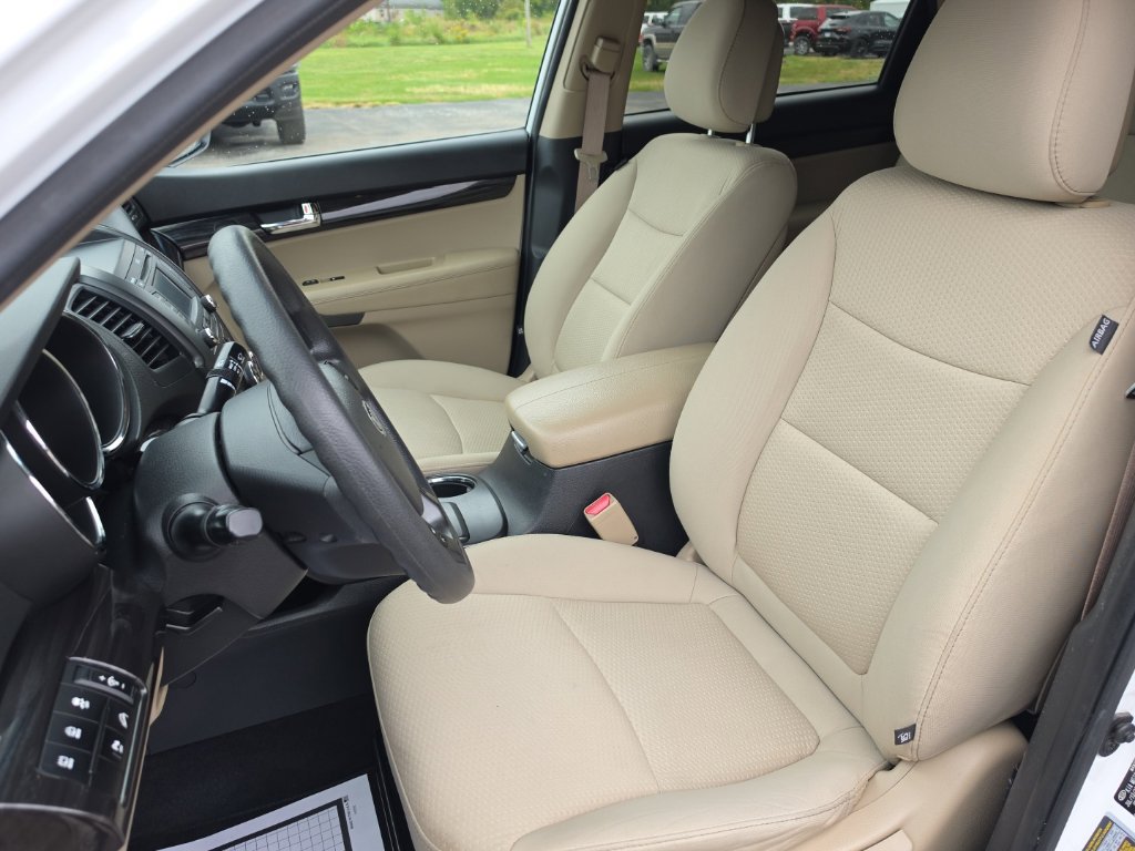 Used 2013 Kia Sorento LX w/ Convenience Pkg FWD image 15