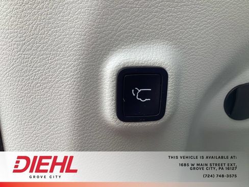 Used 2022 Jeep Cherokee Latitude Lux w/ Sun & Sound Group AWD/4WD image 16