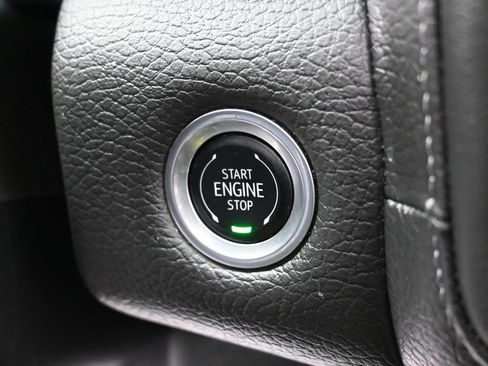 Used 2024 GMC Yukon Denali AWD/4WD image 15