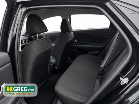 Used 2021 Hyundai Elantra SEL w/ Cargo Package FWD image 16