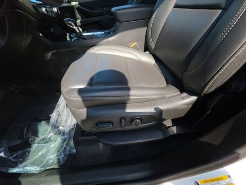 Used 2023 Chevrolet Traverse LT AWD/4WD image 25