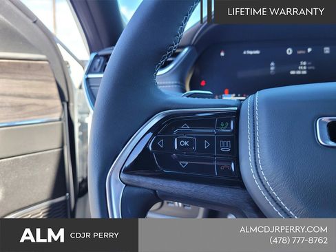 New 2025 Jeep Grand Cherokee Overland w/ Luxury Tech Group IV image 27