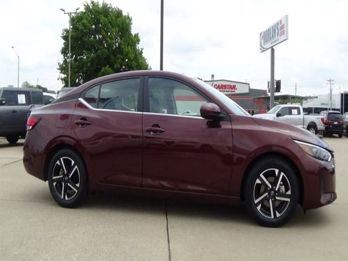 Used 2025 Nissan Sentra SV FWD image 5