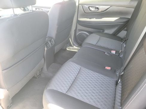 Used 2018 Nissan Rogue SV FWD image 12