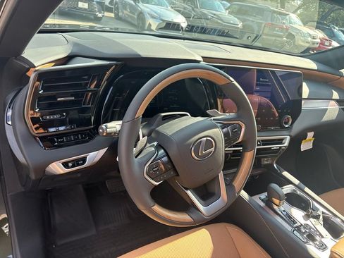 Used 2026 Lexus RX 350 Premium w/ Convenience Package FWD image 13