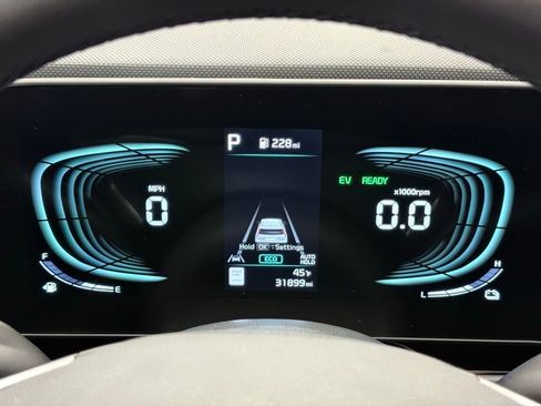 Used 2023 Kia Niro EX image 31