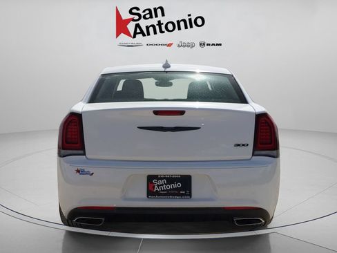 Used 2023 Chrysler 300 Touring w/ Sport Appearance Package RWD image 13