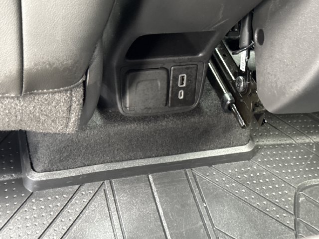 Used 2024 Chevrolet TrailBlazer RS w/ Convenience Package FWD image 11