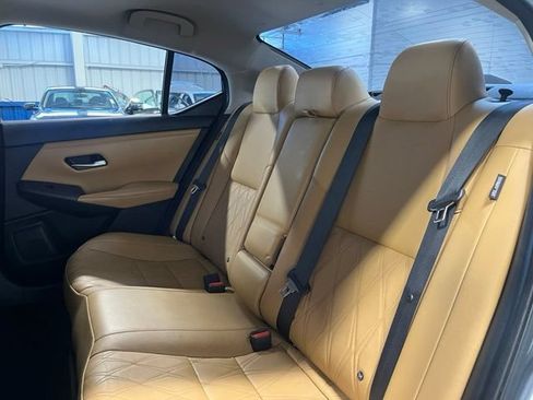 Used 2021 Nissan Sentra SV w/ SV Premium Package FWD image 17