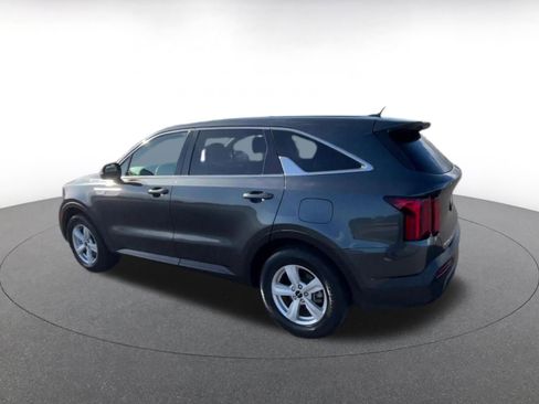 Used 2023 Kia Sorento LX FWD image 10