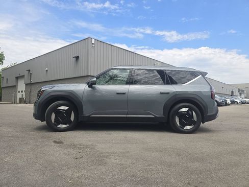 Used 2024 Kia EV9 Wind AWD/4WD image 13
