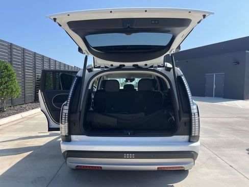 New 2026 Hyundai Ioniq 9 SE AWD/4WD image 16