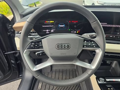 Used 2025 Audi Q6 e-tron Premium Plus w/ Premium Plus AWD/4WD image 13