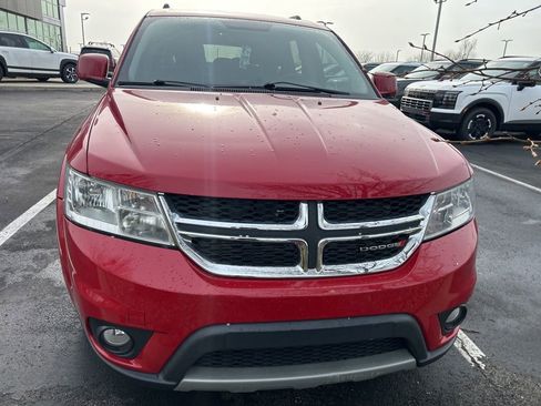 Used 2017 Dodge Journey SXT w/ Comfort/Convenience Group image 2