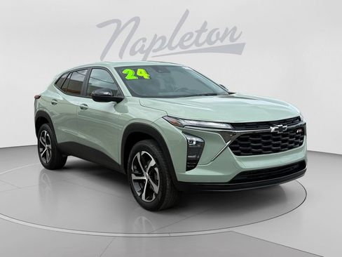 Used 2024 Chevrolet Trax RS w/ Driver Confidence Package FWD image 8