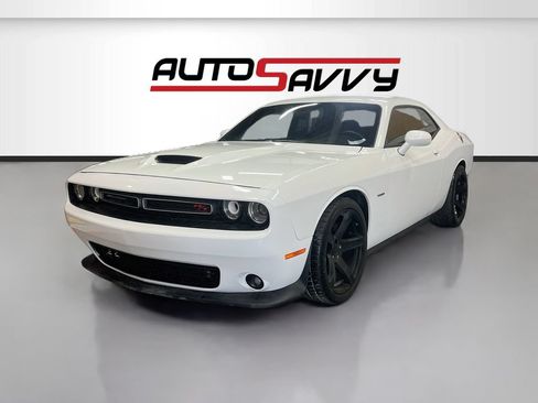 Used 2019 Dodge Challenger R/T RWD image 3