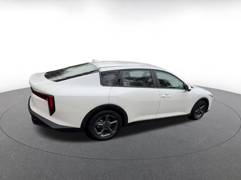 Used 2025 Kia K4 LXS image 15