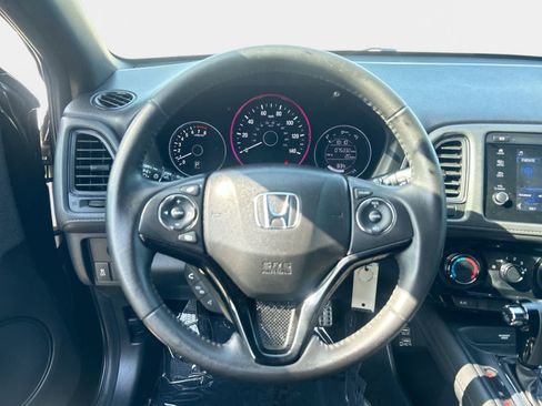 Used 2019 Honda HR-V Sport image 16