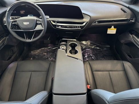 New 2026 Cadillac Lyriq Premium Luxury image 8