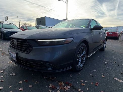 Used 2023 Honda Accord EX image 9