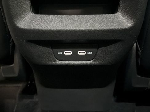 Certified 2025 Volkswagen Tiguan SE AWD/4WD image 32