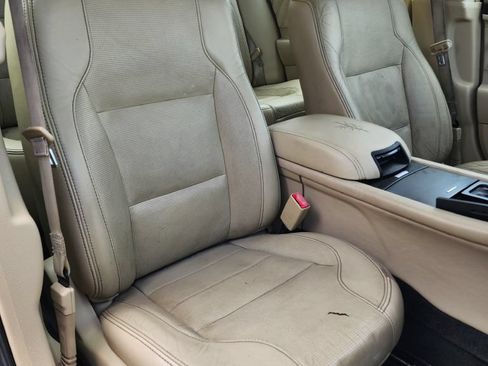 Used 2016 Ford Taurus Limited FWD image 6