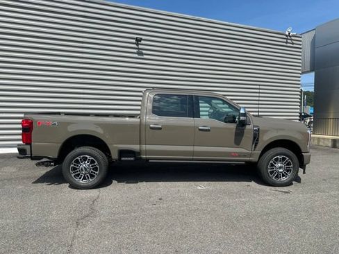 New 2026 Ford F250 Platinum w/ Platinum Plus Package AWD/4WD image 2