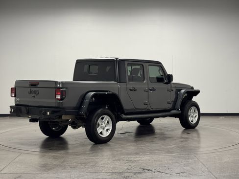 Used 2022 Jeep Gladiator Sport image 8