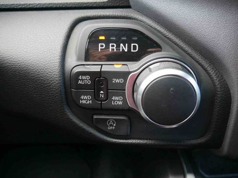 Used 2025 RAM 1500 Big Horn AWD/4WD image 33