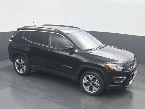Used 2021 Jeep Compass Limited w/ Sun and Sound Group AWD/4WD image 19