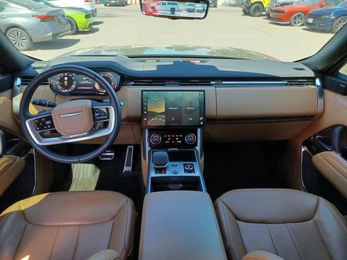 Used 2023 Land Rover Range Rover Long Wheelbase SE AWD/4WD image 9