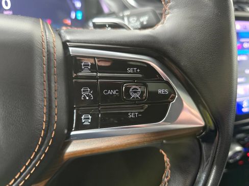 Used 2023 Jeep Grand Cherokee Summit w/ Luxury Tech Group V AWD/4WD image 28