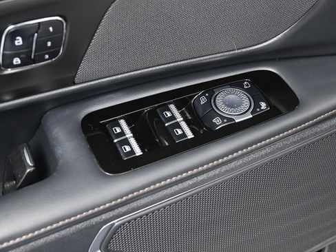 Used 2024 Lincoln Nautilus Reserve w/ Jet Appearance Package (87T) image 11