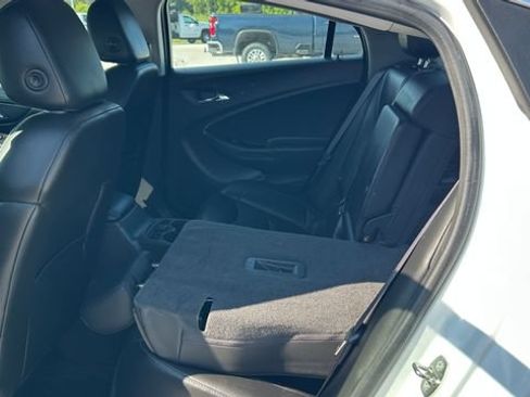 Used 2016 Chevrolet Volt Premier w/ Driver Confidence Package FWD image 23