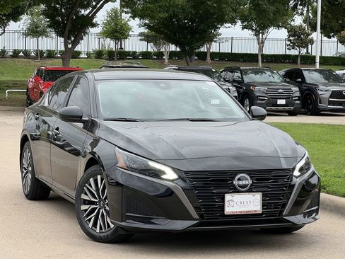 New 2026 Nissan Altima 2.5 SV FWD image 2