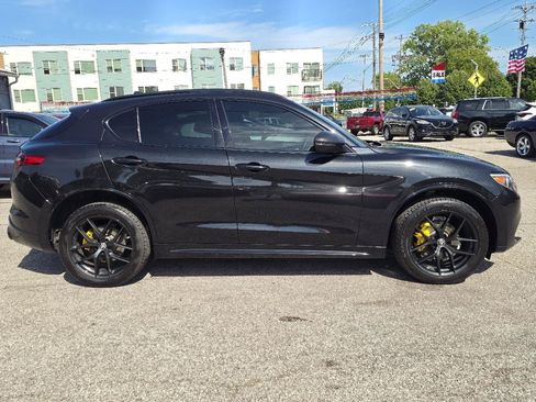 Used 2020 Alfa Romeo Stelvio Ti Sport w/ Quick Order Package 22S Sport AWD/4WD image 4
