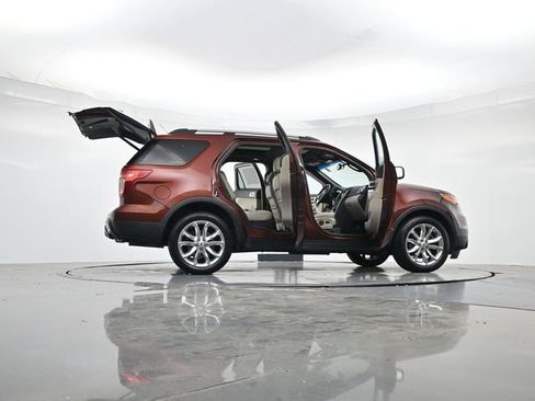 Used 2015 Ford Explorer XLT w/ Equipment Group 202B image 48