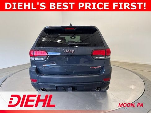 Used 2018 Jeep Grand Cherokee Trailhawk w/ Trailhawk Luxury Group AWD/4WD image 6