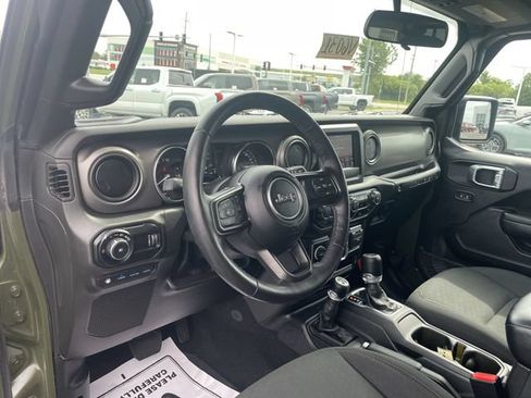 Used 2023 Jeep Wrangler Unlimited w/ Cold Weather Group AWD/4WD image 18
