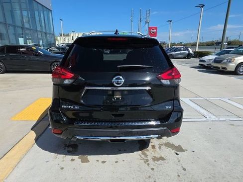 Used 2019 Nissan Rogue SV image 5