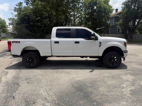 Used 2019 Ford F250 XL w/ Power Equipment Group AWD/4WD image 4
