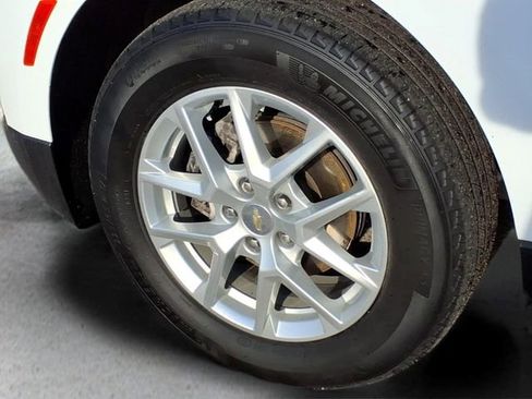 Used 2024 Chevrolet Equinox LT FWD image 10