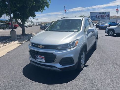 Used 2020 Chevrolet Trax LT w/ LT Convenience Package FWD image 1
