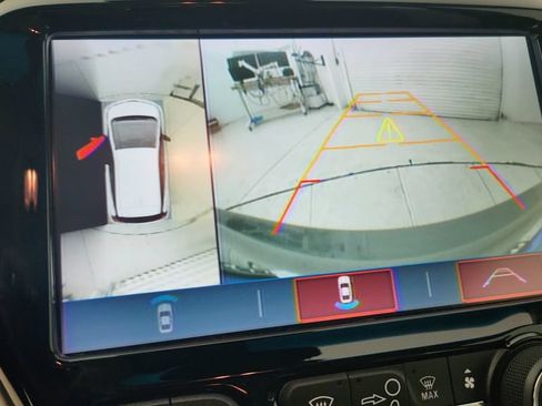 Certified 2019 Chevrolet Bolt Premier w/ Infotainment Package FWD image 19