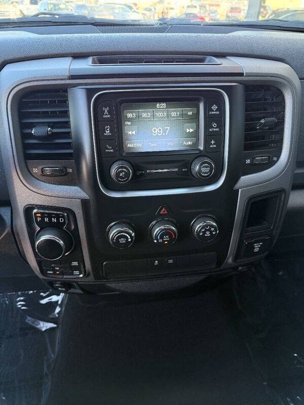 Used 2017 RAM 1500 Classic SLT w/ SLT Plus D←cor Group AWD/4WD image 13