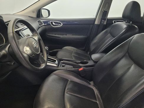 Used 2019 Nissan Sentra SR w/ Premium Package (SR) FWD image 17