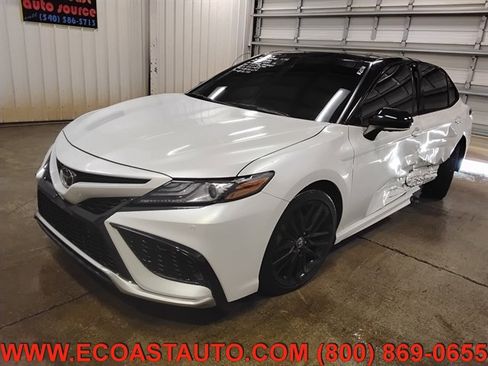 Used 2024 Toyota Camry XSE w/ Navigation Package FWD image 1