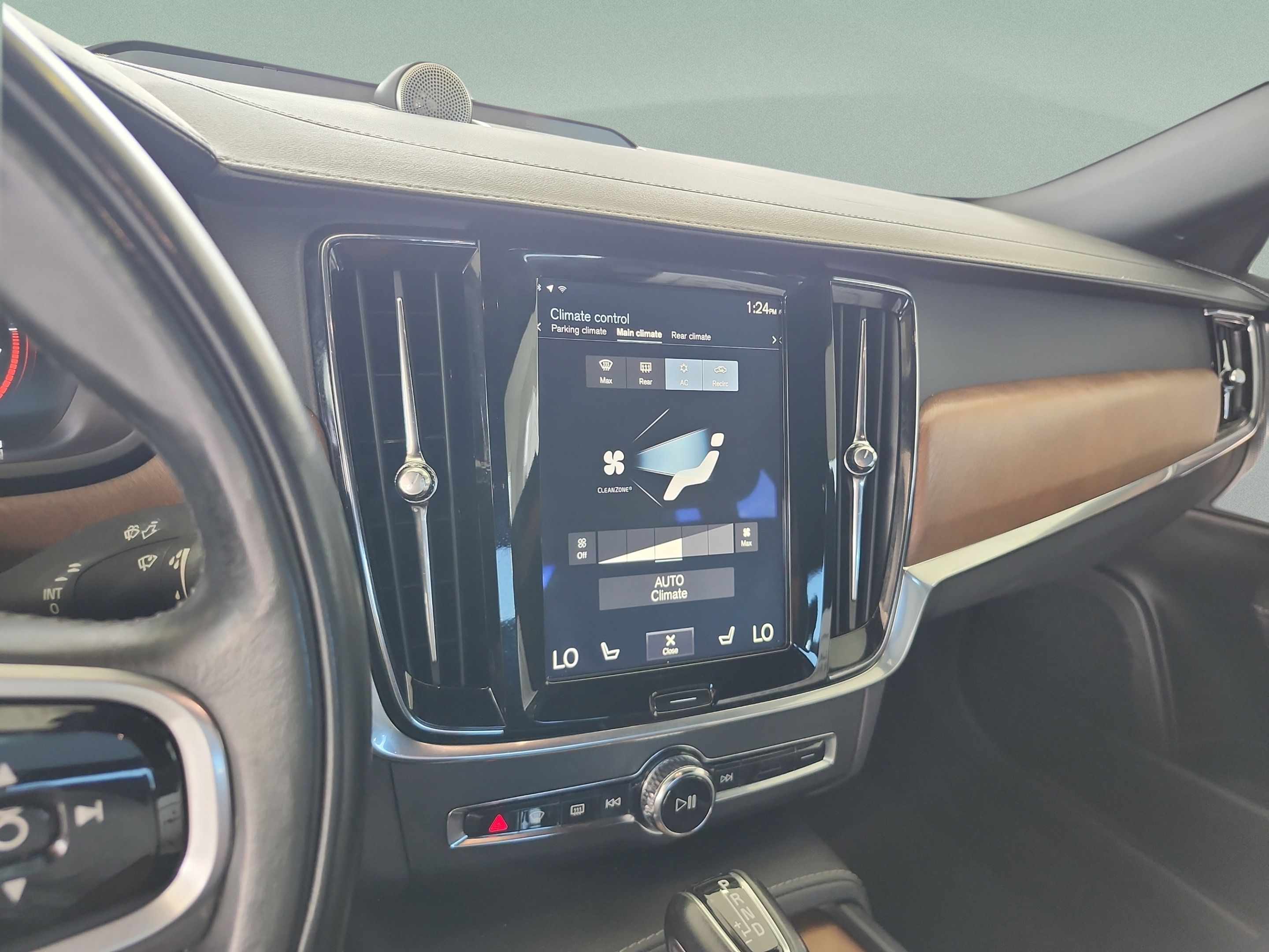 Used 2017 Volvo S90 T5 Inscription w/ Vision Package FWD image 13