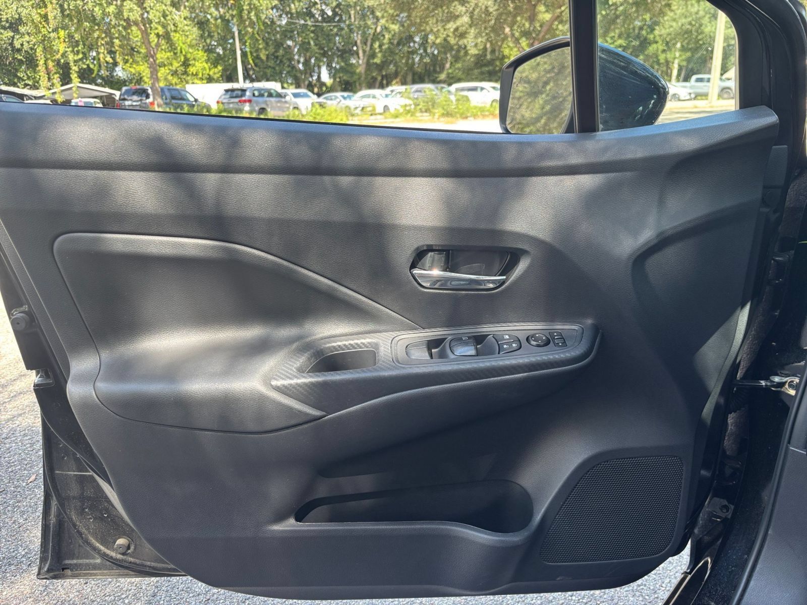 Used 2025 Nissan Versa SV FWD image 18