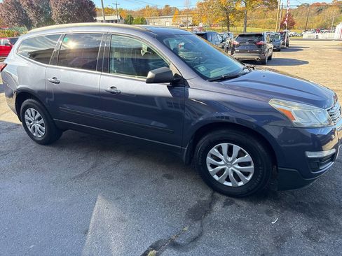 Used 2013 Chevrolet Traverse LS image 22
